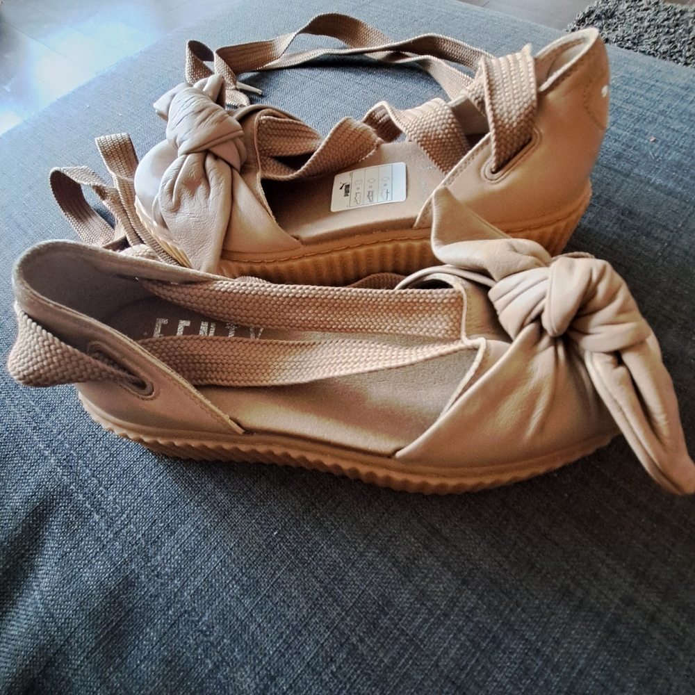 FENTY bY RIHANNA x Puma Women's Tan Platform Lace Up Bow Sandals Size 7